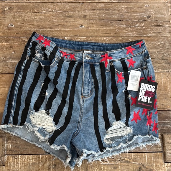 Birds Of Prey Harley Denim Shorts NWT - Picture 1 of 4
